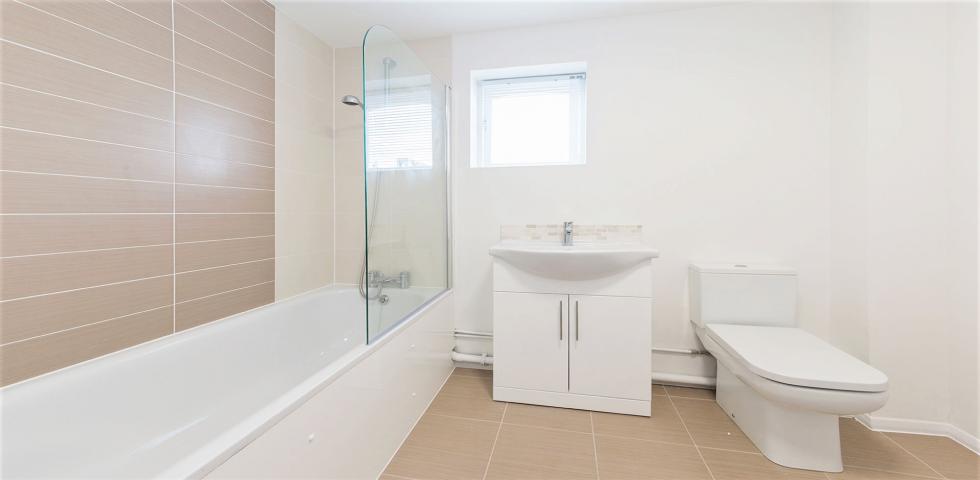 			1 Bedroom, 1 bath, 1 reception Flat			 Harrow Road, KENSAL GREEN